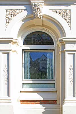 Entrance detail retained using existing victorian stucco.